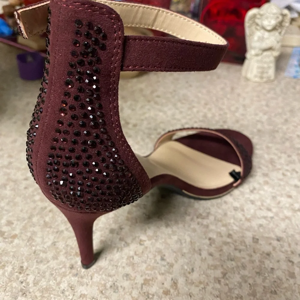 Marc Fisher Betye Jeweled Burgundy Shoes Size 8M. NWOT. 4 inch Heels Beautiful - Picture 10 of 16